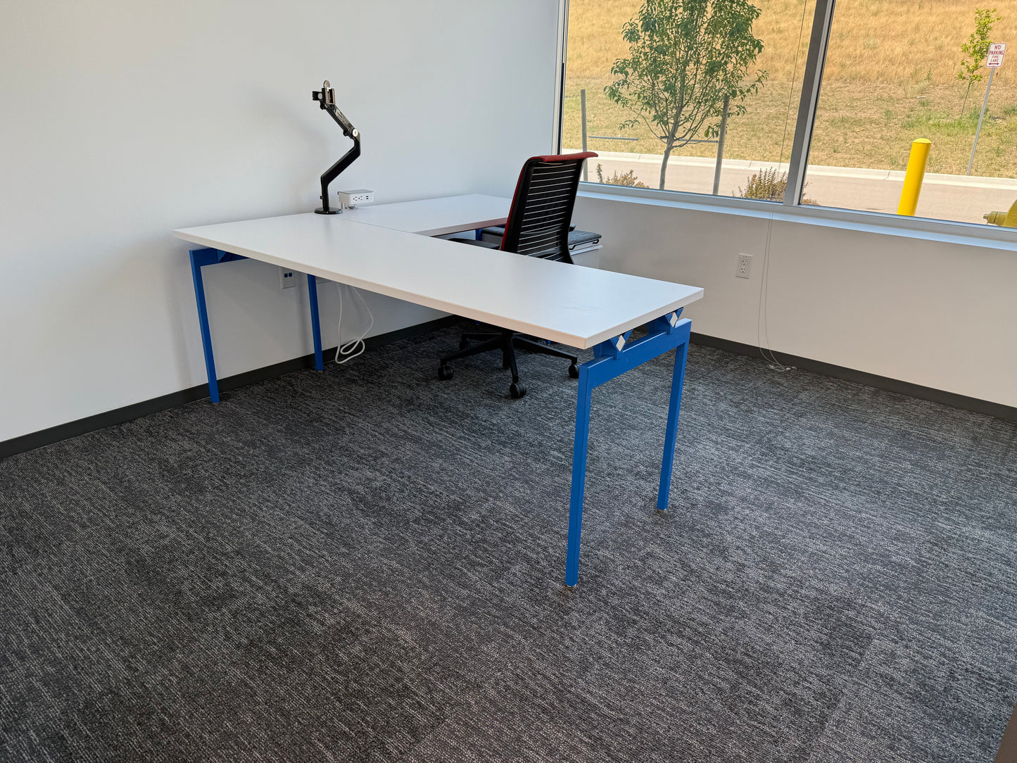 Knoll Antenna Private Office - 100+ available