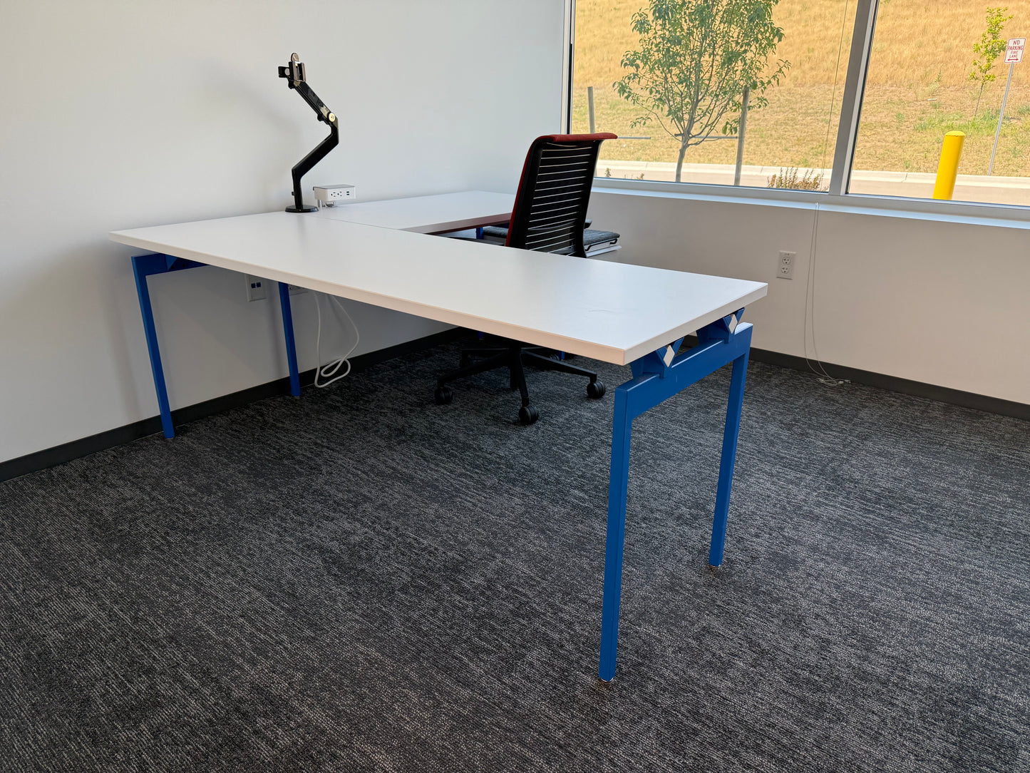 Knoll Antenna Private Office - 100+ available