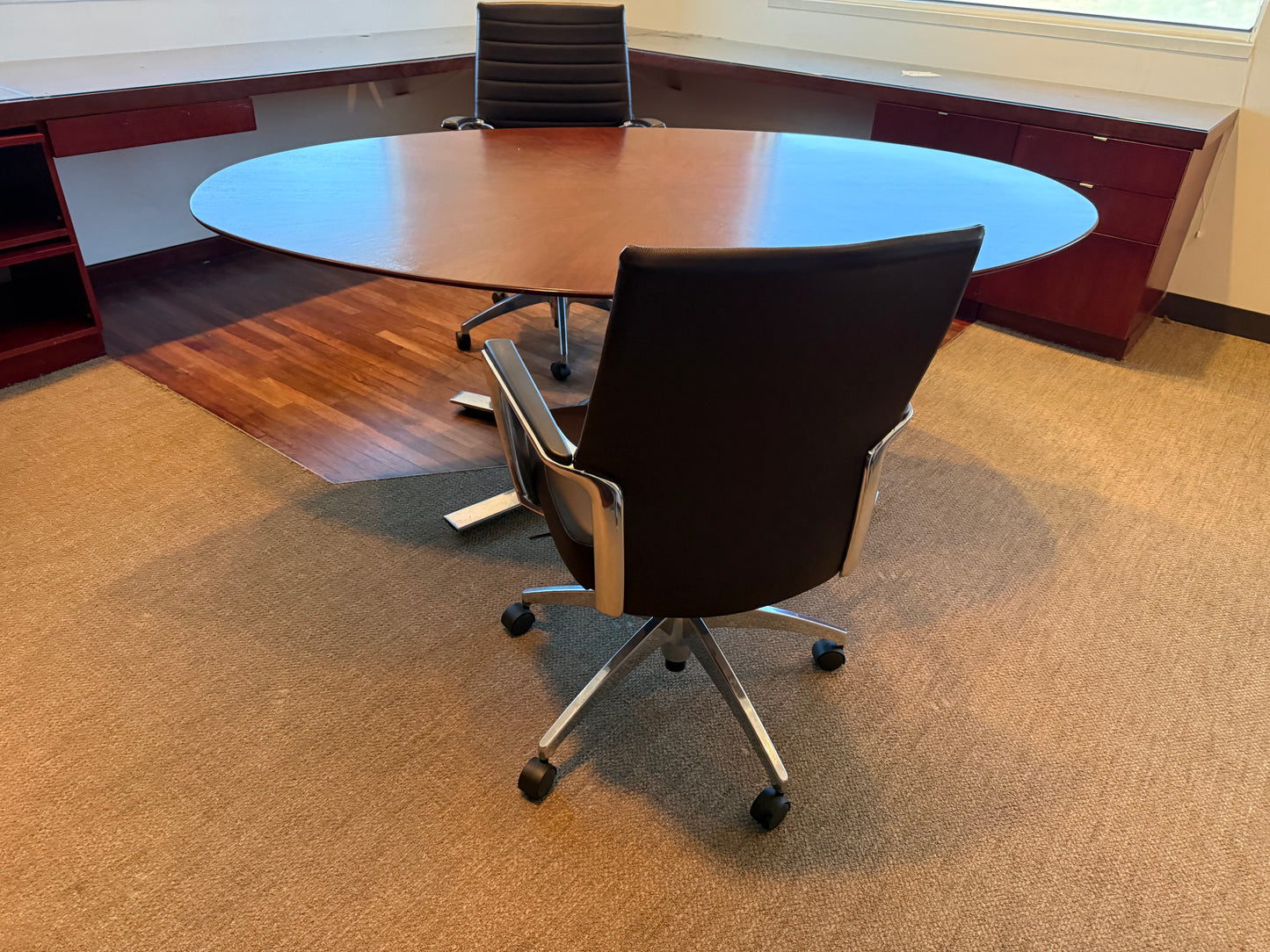 Oval 78x48 Cherry Conference Table w/ 2 Global Accord Chairs
