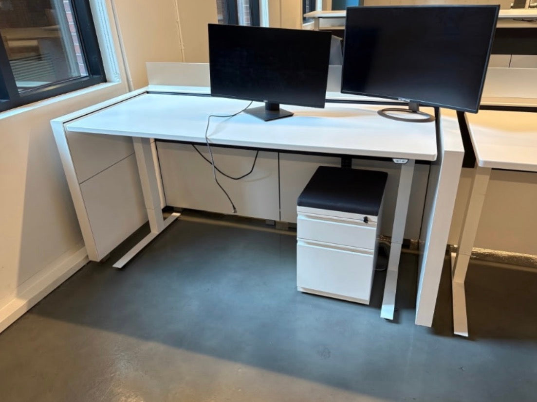 Inscape Electric Desk 70x30" - 30 Available