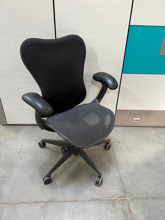 Load image into Gallery viewer, Herman Miller Mirra Office Chair
